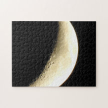 Fotografia de perto das crateras da Lua