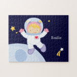 Quebra-cabeça Garota Astronauta Personalizada<br><div class="desc">O quebra-cabeça de serra personalizado apresenta um tema de espaço legal. Personalize com o nome,  monograma,  iniciais ou texto de sua filha para um presente gentil. Estúdio de cacau.</div>
