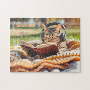 Quebra-cabeça Gato lendo livro em cobertor de tricô
