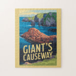 Quebra-cabeça Giant Causeway Ireland Viagem Art Vintage<br><div class="desc">Causeway do Giant em um estilo de arte vetorial. A Via do Gigante é composta por mais de 40 mil colunas de basalto que foram formadas por lava que resfriaram e contraíram,  criando padrões e rachaduras de estresse regulares.</div>