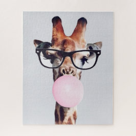 QUEBRA-CABEÇA GIRAFA USANDO ÓCULOS SOPRANDO UM BALÃO DE CHICLE R