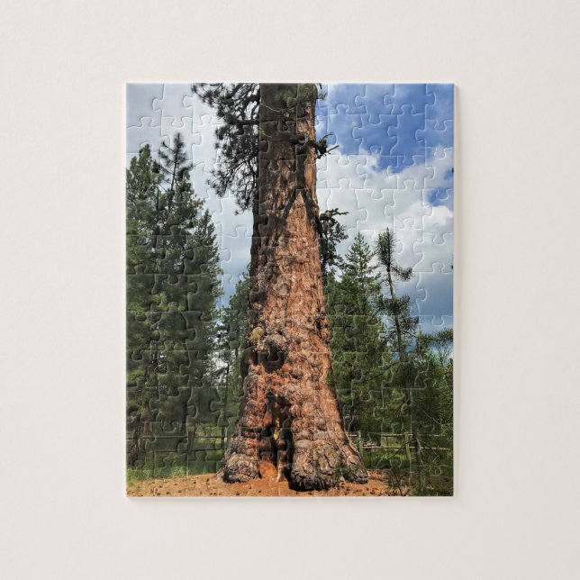 Quebra-cabeça Grande Árvore Vermelha, La Pine, OU (Vertical)