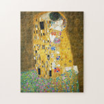 Quebra-cabeça Gustav Klimt O Beijo Vintage Art Nouveau Painting<br><div class="desc">Gustav Klimt The Kiss Vintage Art Nouveau Painting The Kiss (Em alemão: Der Kuss) foi pintado pelo pintor simbolista austríaco Gustav Klimt entre 1907 e 1908, ponto alto de seu período de Ouro, quando pintou várias obras em estilo semelhante. A pintura é amplamente considerada uma obra-prima do início do período...</div>