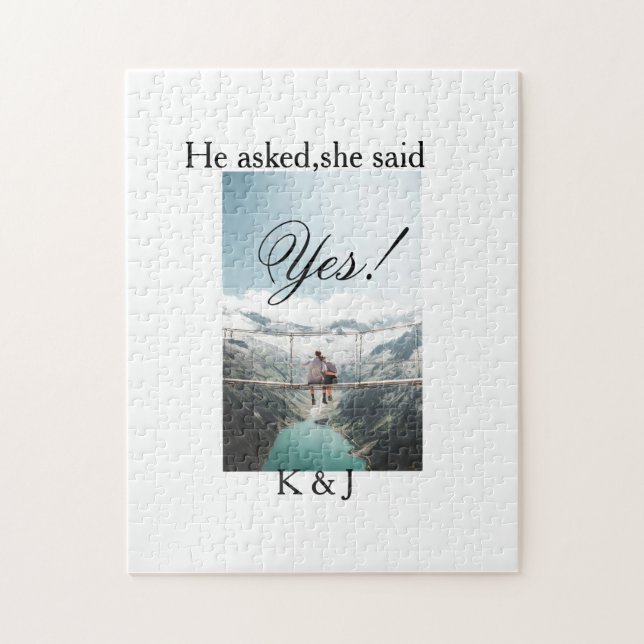 Quebra-cabeça He asked she said yes engagement photo name stylis (Vertical)