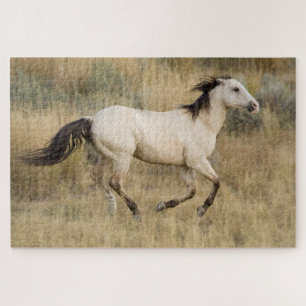 Quebra-cabeça Horse Running Through Prairie Grass