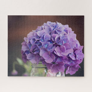 Quebra-cabeça Hydrangea roxo rústico na fotografia do frasco de