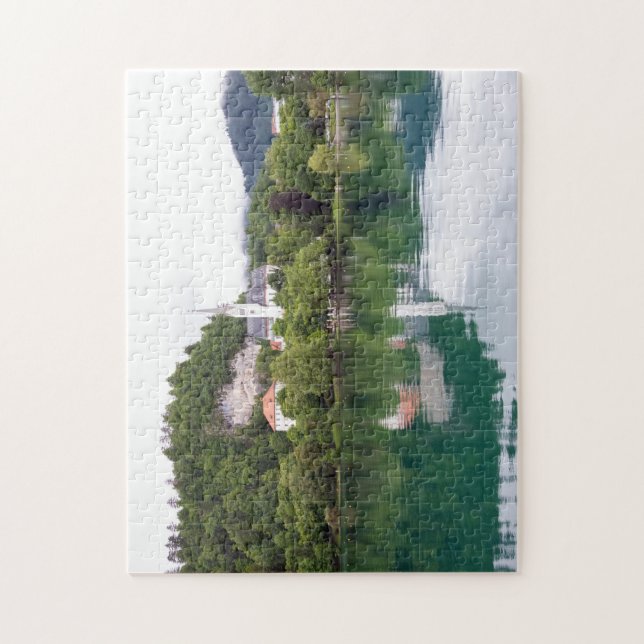 Quebra-cabeça Igreja da Rua Martin, Bled, Eslovênia (Vertical)