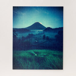 Quebra-cabeça impossível - vulcão noturno