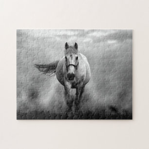 Quebra-cabeça Liberdade de Cavalo Branco Negro Correndo