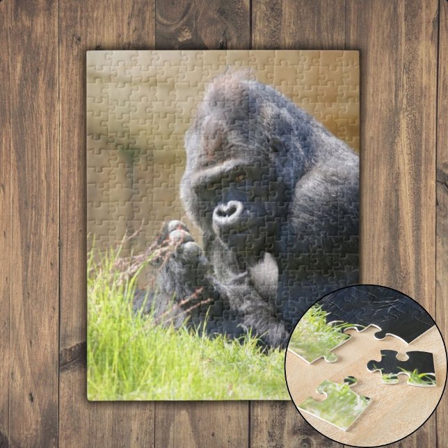 Quebra-cabeça Lounging Gorilla (Lounging Gorilla Jigsaw Puzzle)