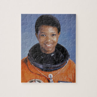 Quebra-cabeça Mae Jemison