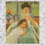 Quebra-cabeça Mãe jovem costurando por Mary Cassatt, Arte Vintag<br><div class="desc">Jovem Madre Sewing (c. 1900) por Mary Cassatt é uma pintura de retrato da família de arte do impressionismo antigo. Uma garota, sua filha, está deitada no colo. Um vaso com um buquê de flores está sobre uma mesa atrás delas. Uma mãe consertando algumas roupas com uma criança. Sobre a...</div>