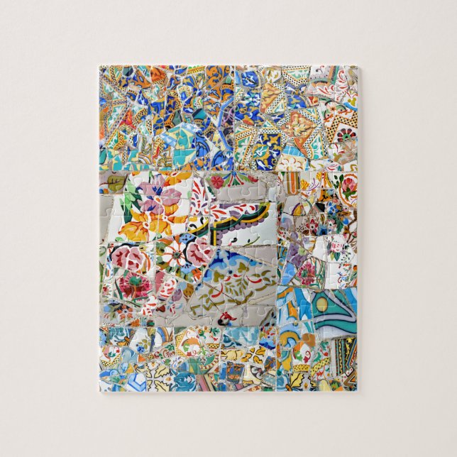 Quebra-cabeça Memórias. Parque Güell. Grande mosaico. Parte 1. (Vertical)