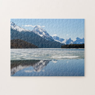 Quebra-cabeça Montanhas rochosas refletindo no lago de Maligne