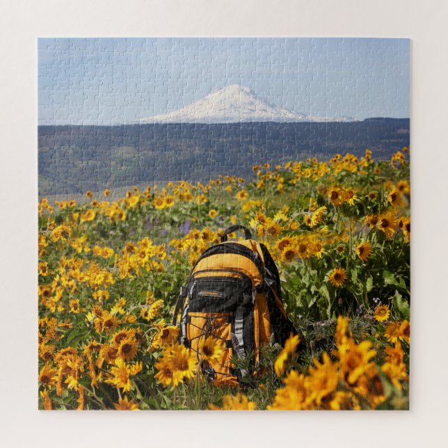 Quebra-cabeça Mt Adams | Mochila amarela | Balsamroot 20x20 (Vertical)