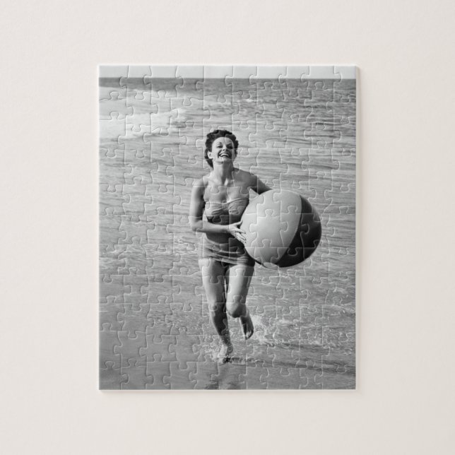 Quebra-cabeça Mulher com uma bola de praia (Vertical)