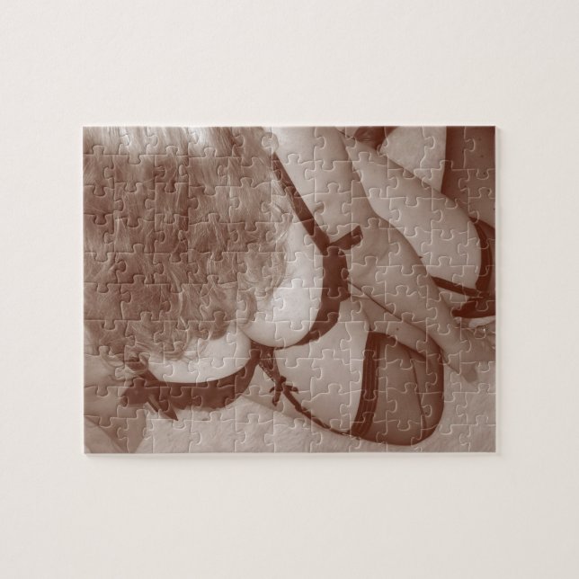 Quebra-cabeça Mulher sensual na lingerie, beleza natural madura (Horizontal)