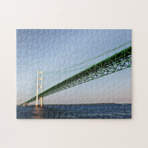 Quebra-cabeça Navegando sob a ponte Mackinac