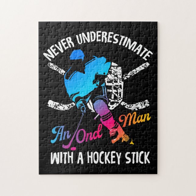 Quebra-cabeça Nunca Subestime Um Velho Com Um Pau De Hóquei (Vertical)