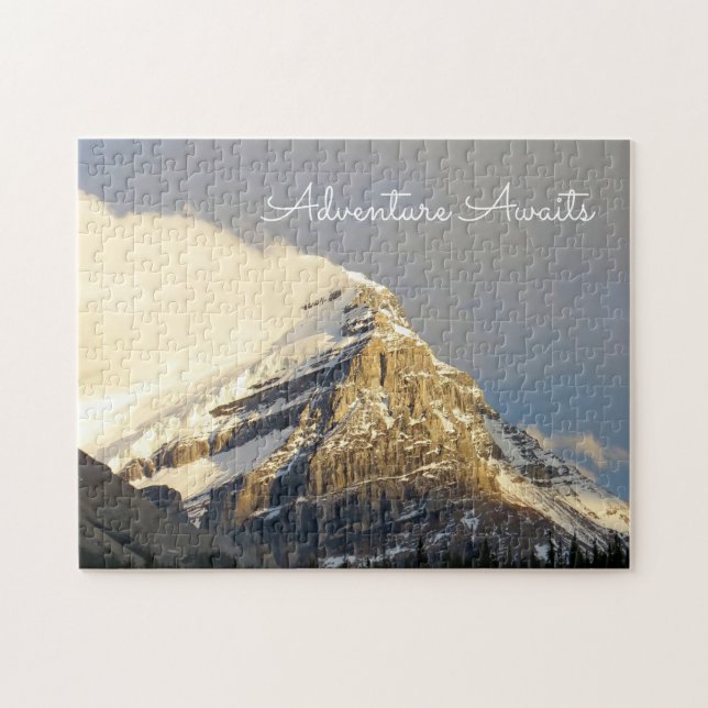 Quebra-cabeça Nuvens se livram da montanha Snowy no Canadá (Horizontal)