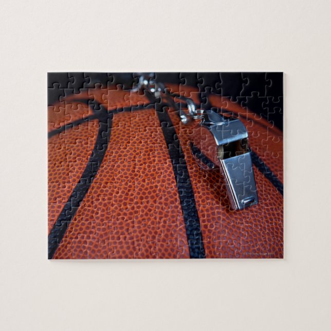 Quebra-cabeça O apito de um árbitro está sobre um (Horizontal)