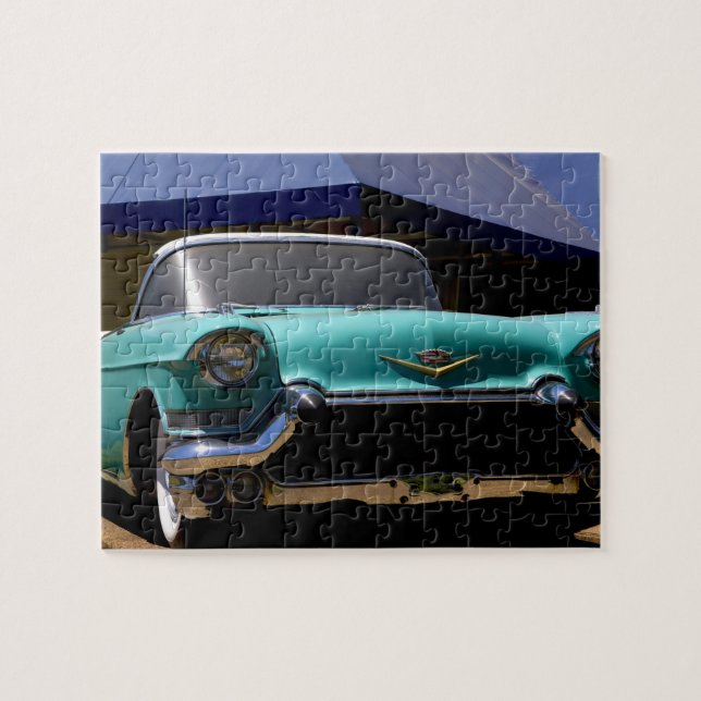 Quebra-cabeça O Cadillac Conversível Verde de Elvis Presley em (Horizontal)