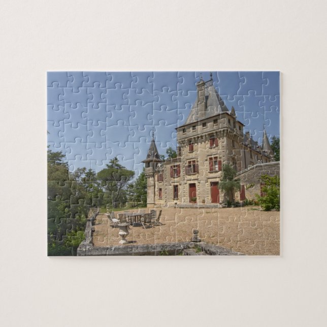 Quebra-cabeça O magnífico Chateau de Pressac e jardim (Horizontal)