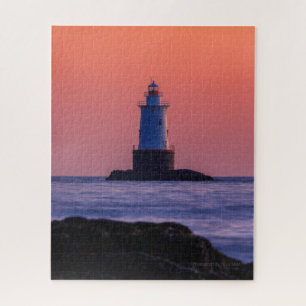 Quebra-cabeça O pôr do sol no Farol Sakonnet na Ilha de Rhode.