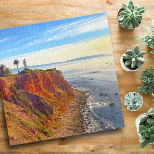 Quebra-cabeça Ocean Lighthouse na Califórnia Rocky Cliff Foto