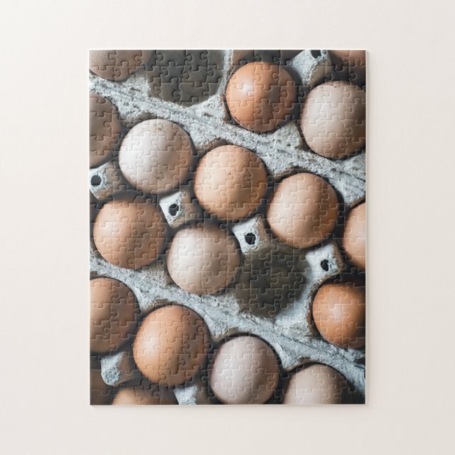 Quebra-cabeça Ovos de frango frescos em caixa no mercado (Vertical)