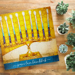 Quebra-cabeça Peace Love Hanukkah Artsy Yellow Dourado Menorah C<br><div class="desc">"Paz, amor, Hanukkah." Uma fotografia de perto de uma menorah brilhante, colorida, amarela e dourada artística ajuda-o a lançar no estilo as férias de Chanucá. Sinta o calor e a alegria da temporada de férias sempre que você usa este quebra-cabeça de serra-de-vidro colorido e atordoante do Chanucá. Cartões de correspondência,...</div>