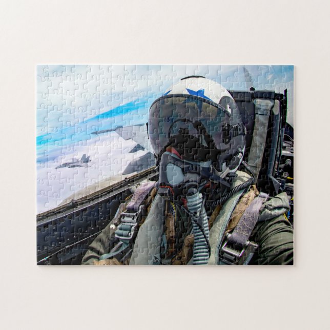 Quebra-cabeça PILOTO SUPER HORNET F/A- 18E (11x14 POLEGADAS) (Horizontal)