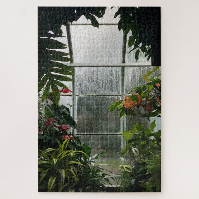 Quebra-cabeça Plantas Dentro Greenhouse no Dia de Chuva (Vertical)