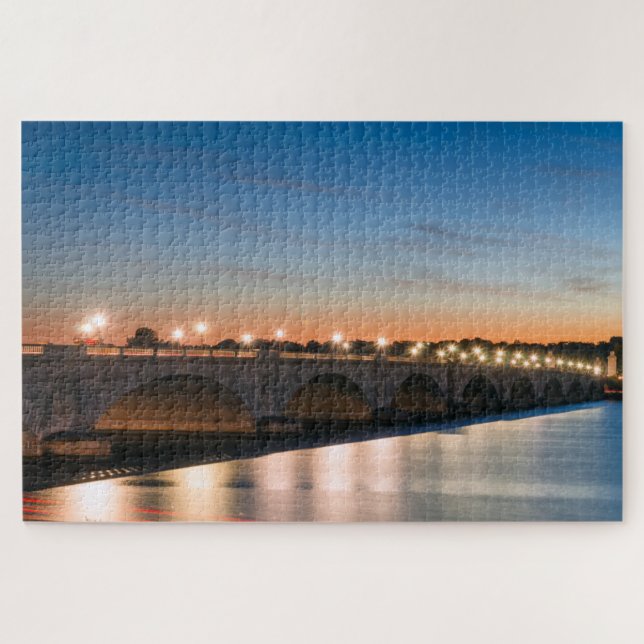 Quebra-cabeça Ponte rodoviária que atravessa um largo rio no cre (Horizontal)