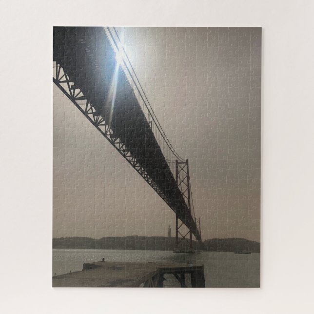 Quebra-cabeça Ponte Silenciada contra o Sol em Lisboa (Vertical)