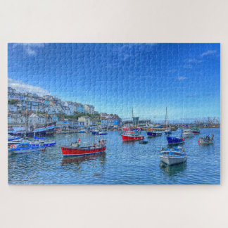 Quebra-cabeça Porto de Brixham: Barcos Coloridos & Colinas de De