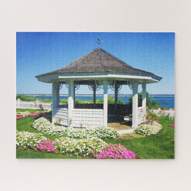 Quebra-cabeça Primavera De Jardim Gazebo Em Chatham, Cabo Cod MA (Horizontal)