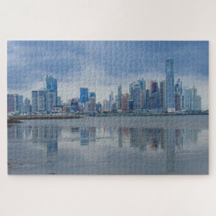 Quebra-cabeça reflexo da cidade do panamá