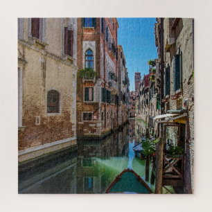 Quebra-cabeça Rua estreita com canal em Veneza