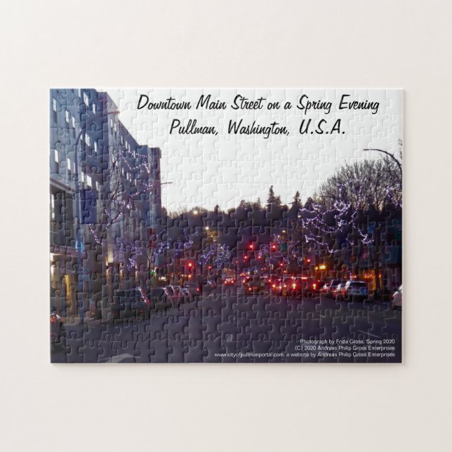 Quebra-cabeça Rua Principal do centro numa Noite de Primavera, P (Horizontal)