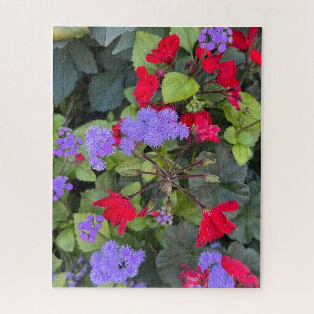 Quebra-cabeça Salvia Vermelha e Ageratum Roxo, Cidade de Quebec (Vertical)