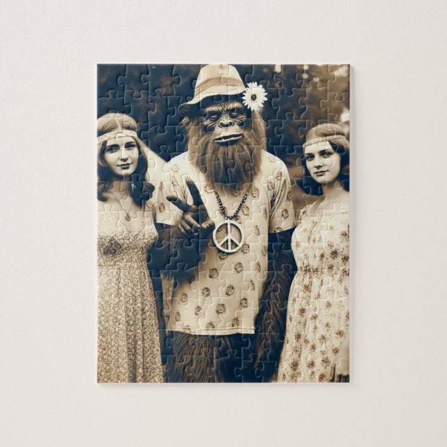 Quebra-cabeça Sasquatch Hippie Sepia Com Duas Mulheres (Vertical)