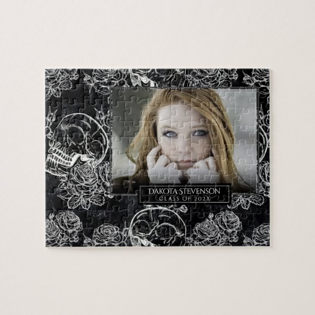 Quebra-cabeça Skull Rose Chalk | Funky Gothic Graduation Photo (Horizontal)