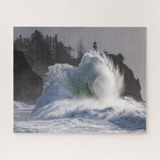 Quebra-cabeça Storm Wave at Cape Disappointment Lighthouse