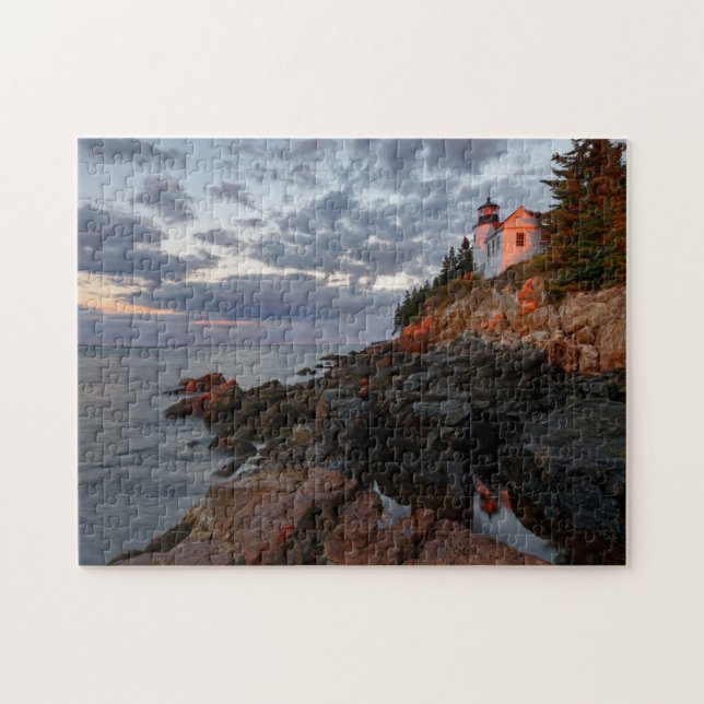 Quebra-cabeça Sunrise at Bass Harbor Lighthouse in Acadia (Horizontal)