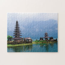 Templo em um lago