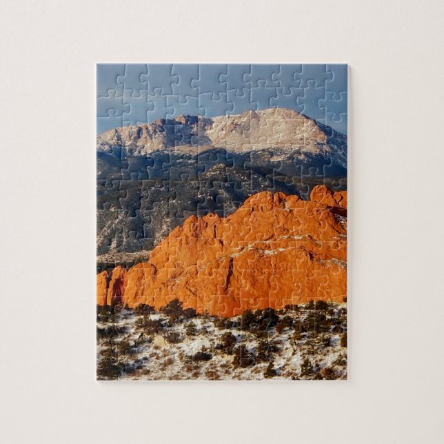 Quebra-cabeça Towering Over the Monolith (Vertical)