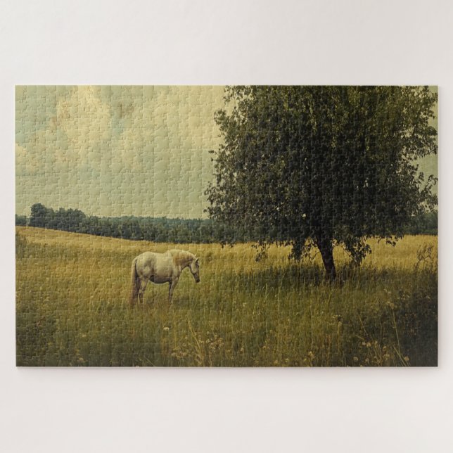 Quebra-cabeça Um Cavalo Branco Pastando Em Um Campo (Horizontal)