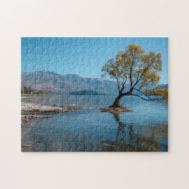 Quebra-cabeça Uma Árvore em um Lago (Horizontal)