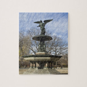 Quebra-cabeça Uma fonte Bethesda seca de inverno no Central Park
